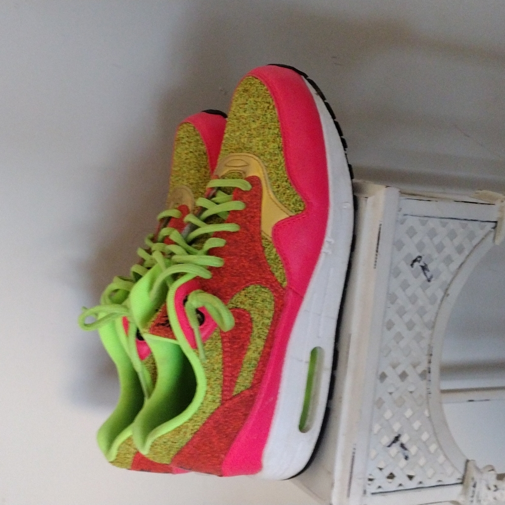 Nike neon gym shoes